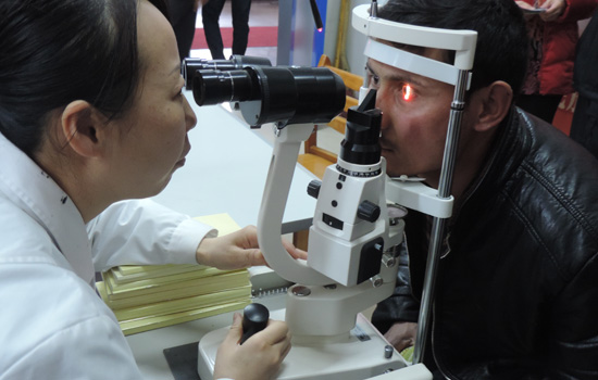 普瑞眼科走進(jìn)東菜園子社區(qū)衛(wèi)生服務(wù)站和黑甲山管委會