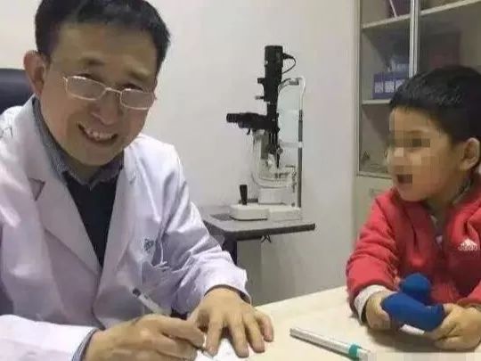 楊東生教授：承載使命二十年磨一劍，開啟眼球震顫元年
